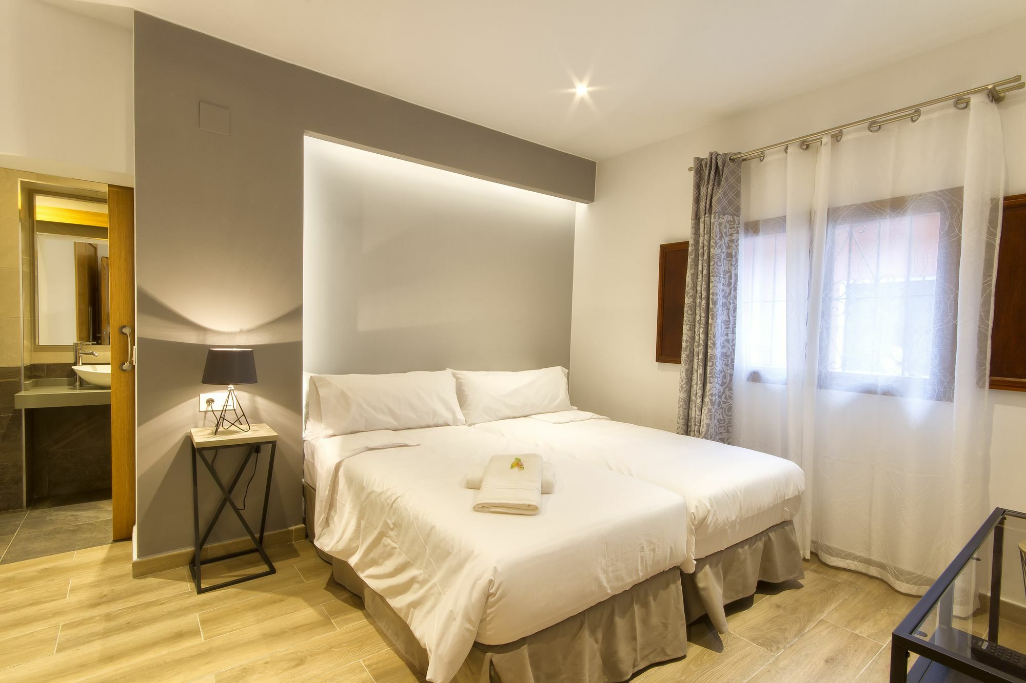 Lucero 12 Guest house